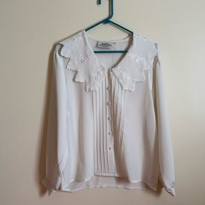 Vintage Susan Bristol White Collared Embroidered Long Sleeve Button Up | Size 6